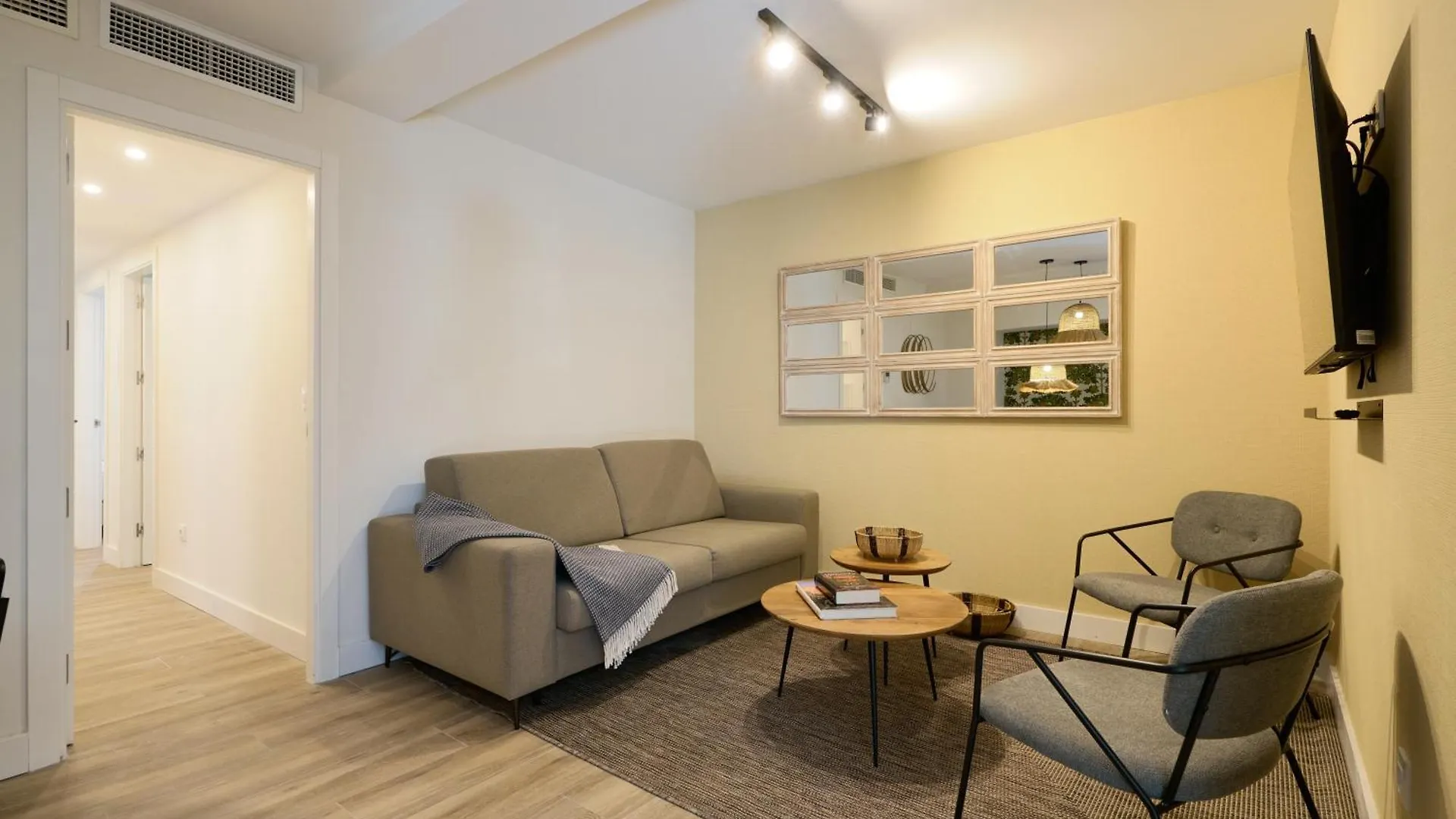 Casa Pizarro, By Homing U Aparthotel Sevilla Spanyolország