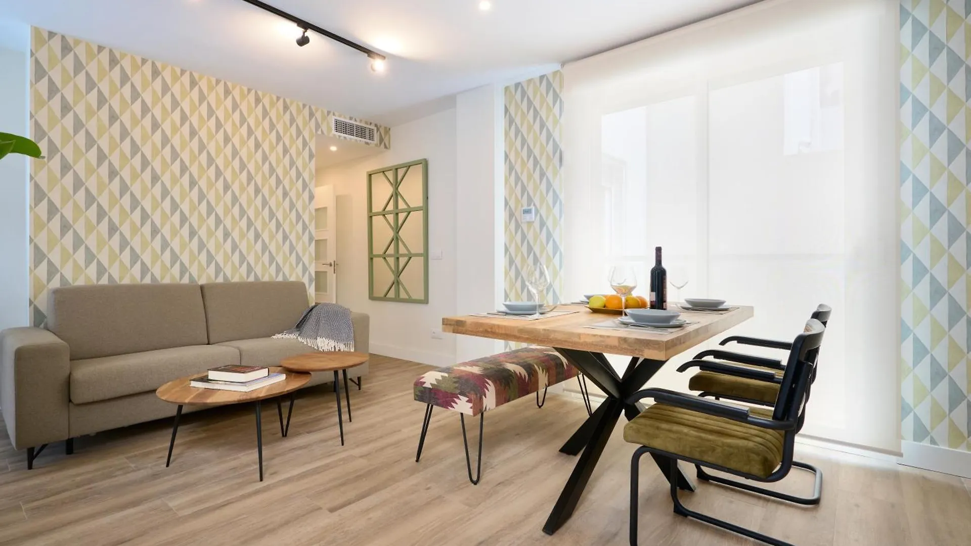 Casa Pizarro, By Homing U Aparthotel Sevilla 0*,