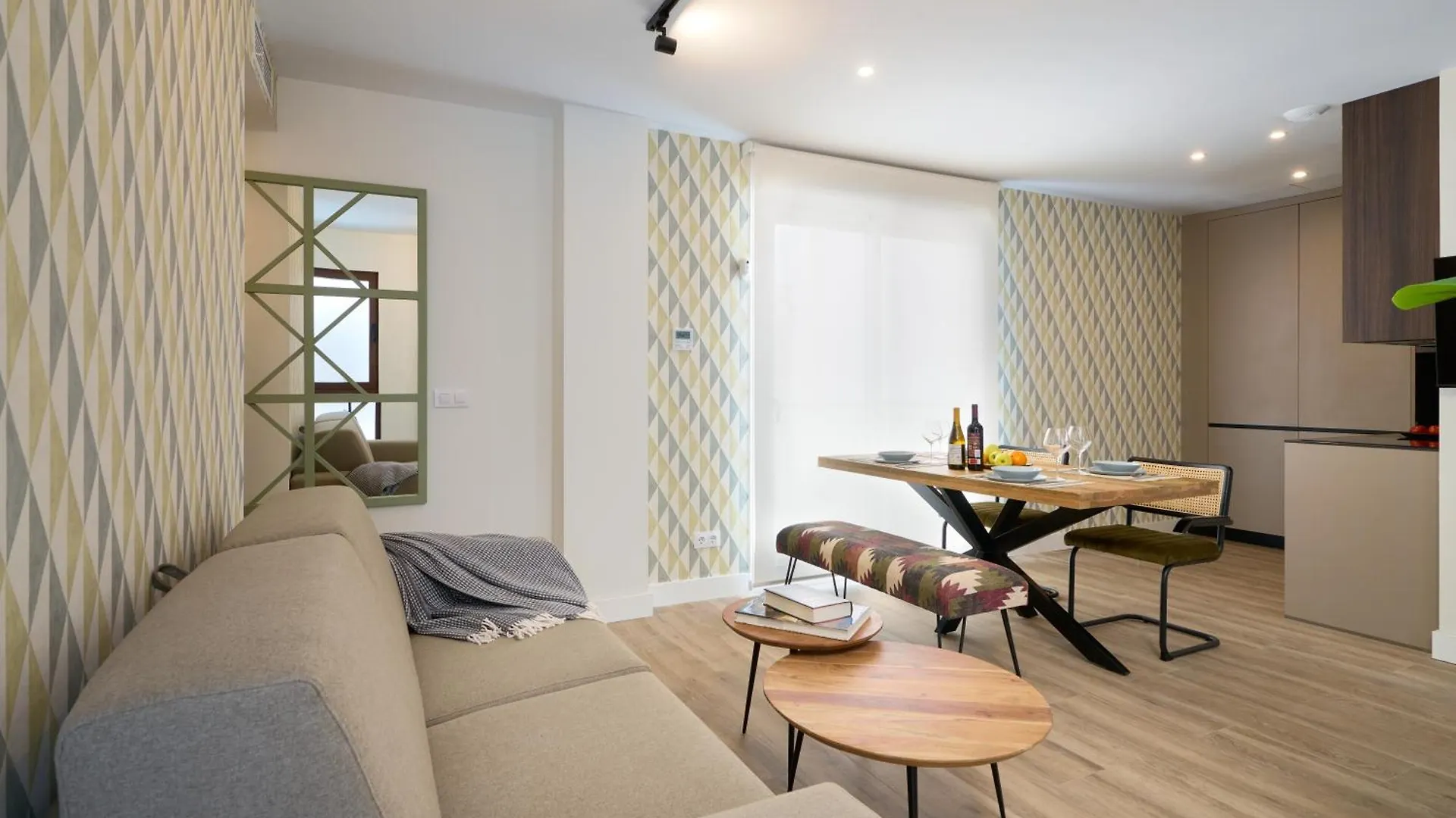 Casa Pizarro, By Homing U Aparthotel Sevilla